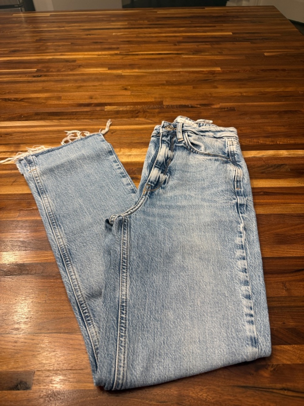 Zara Light Wash Straight Leg Jeans Size 0